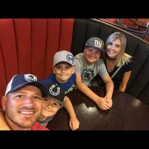 Meet your Posher, Travis